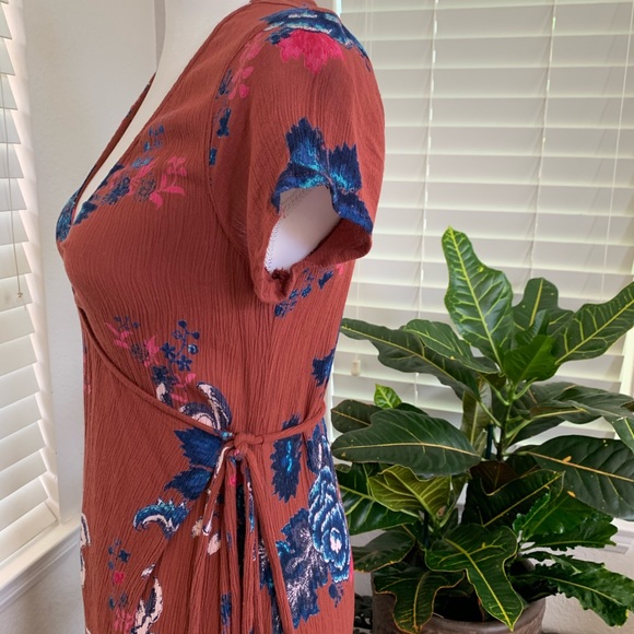 Billabong Red Floral Print Wrap Dress - Picture 4 of 10